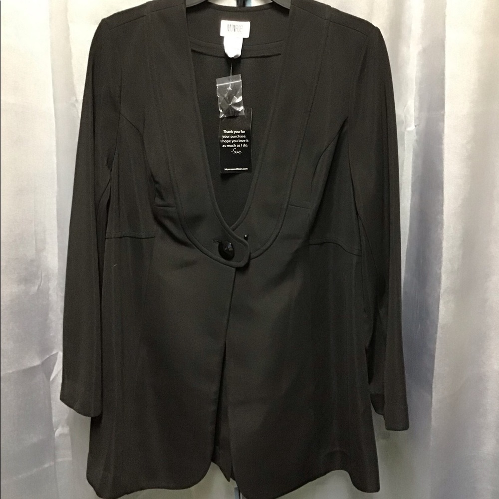 Monroe & Main top NWT